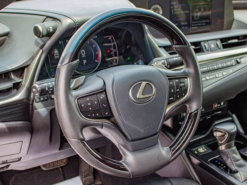 Used 2020 Lexus ES 350 w/ Premium Package FWD image 23