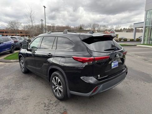 Used 2021 Toyota Highlander XLE image 8