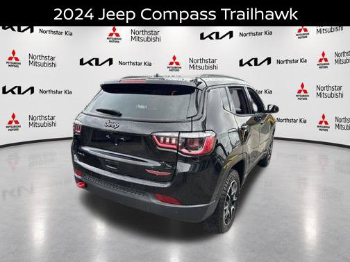 Used 2024 Jeep Compass Trailhawk AWD/4WD image 5
