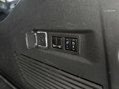 Certified 2024 Chevrolet Suburban High Country image 42