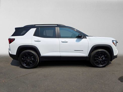 Used 2026 GMC Terrain Elevation w/ Elevation Premium Package AWD/4WD image 2
