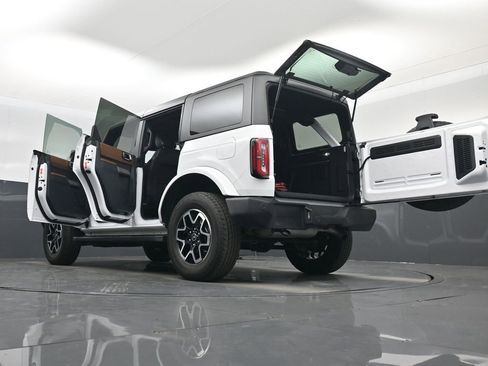 Used 2023 Ford Bronco Outer Banks image 55
