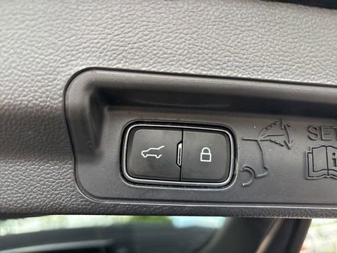 Used 2023 Ford Explorer XLT w/ Equipment Group 202A AWD/4WD image 17