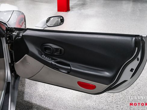 Used 1999 Chevrolet Corvette Convertible w/ Memory Pkg image 26