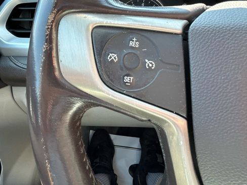 Used 2020 GMC Acadia SLT FWD image 19