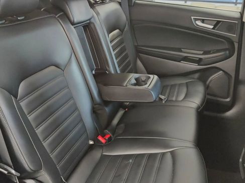 Used 2022 Ford Edge SEL AWD/4WD image 16
