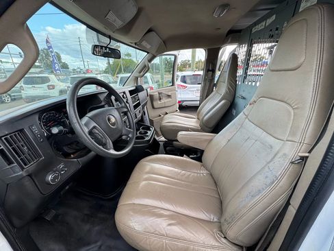 Used 2017 Chevrolet Express 2500 image 12