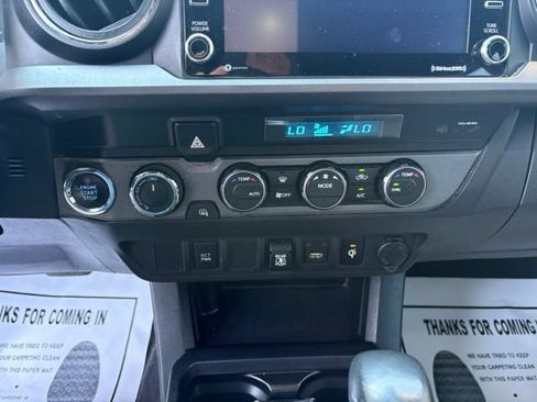 Used 2021 Toyota Tacoma TRD Off-Road AWD/4WD image 18