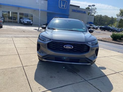 Used 2025 Ford Escape ST-Line FWD image 3