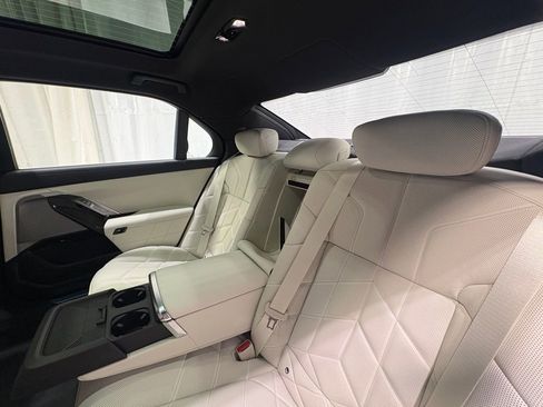 New 2026 BMW 760i xDrive w/ Premium Package AWD/4WD image 19