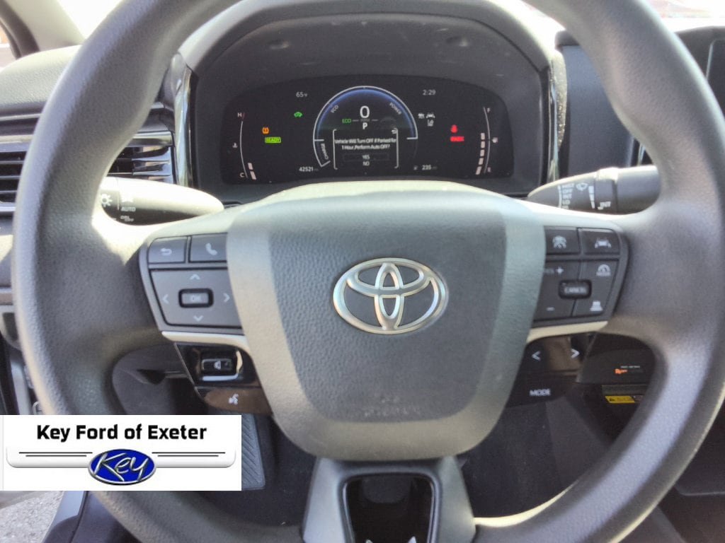 Used 2025 Toyota Camry LE FWD image 27