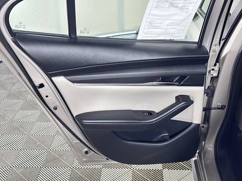 Used 2024 MAZDA MAZDA3 s FWD image 19
