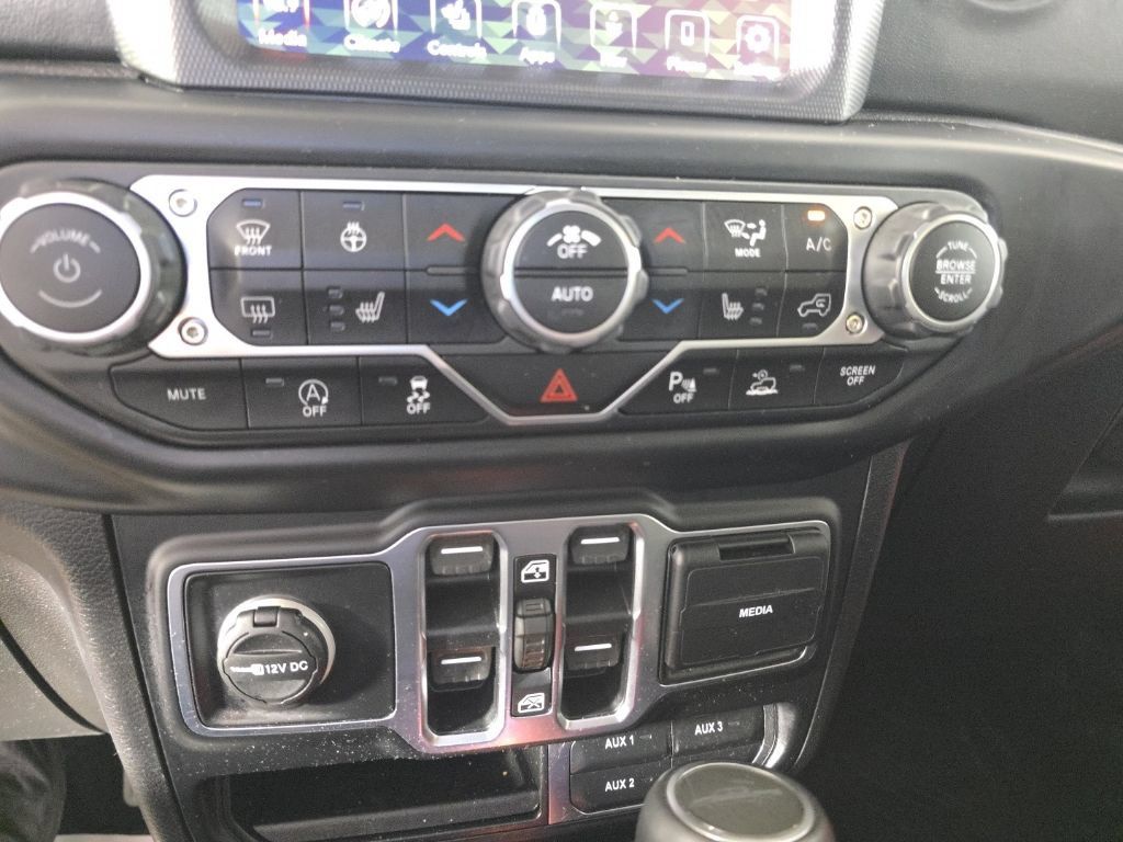 Used 2020 Jeep Gladiator Overland AWD/4WD image 17