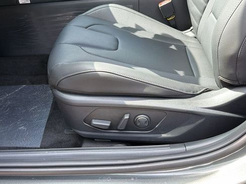 New 2026 Hyundai Elantra Limited FWD image 11