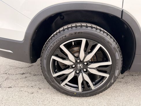 Used 2022 Honda Pilot Touring image 9