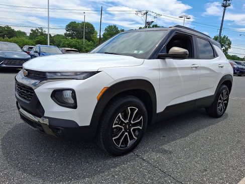 Used 2021 Chevrolet TrailBlazer ACTIV w/ Sun and Liftgate Package AWD/4WD image 3