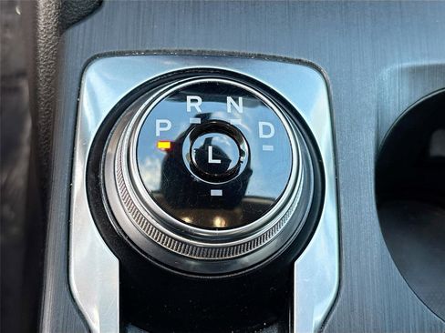 Used 2020 Ford Escape SE image 16