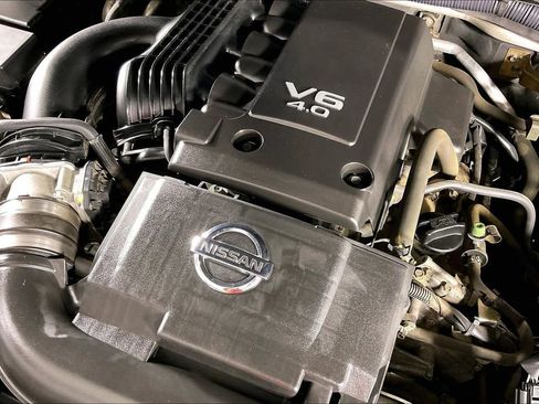 Used 2015 Nissan Frontier SV image 41