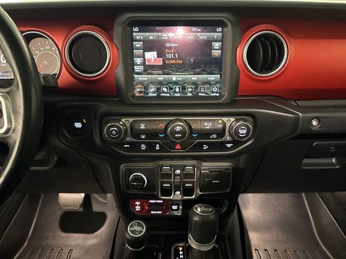 Used 2020 Jeep Wrangler Unlimited Rubicon w/ Dual Top Group AWD/4WD image 16