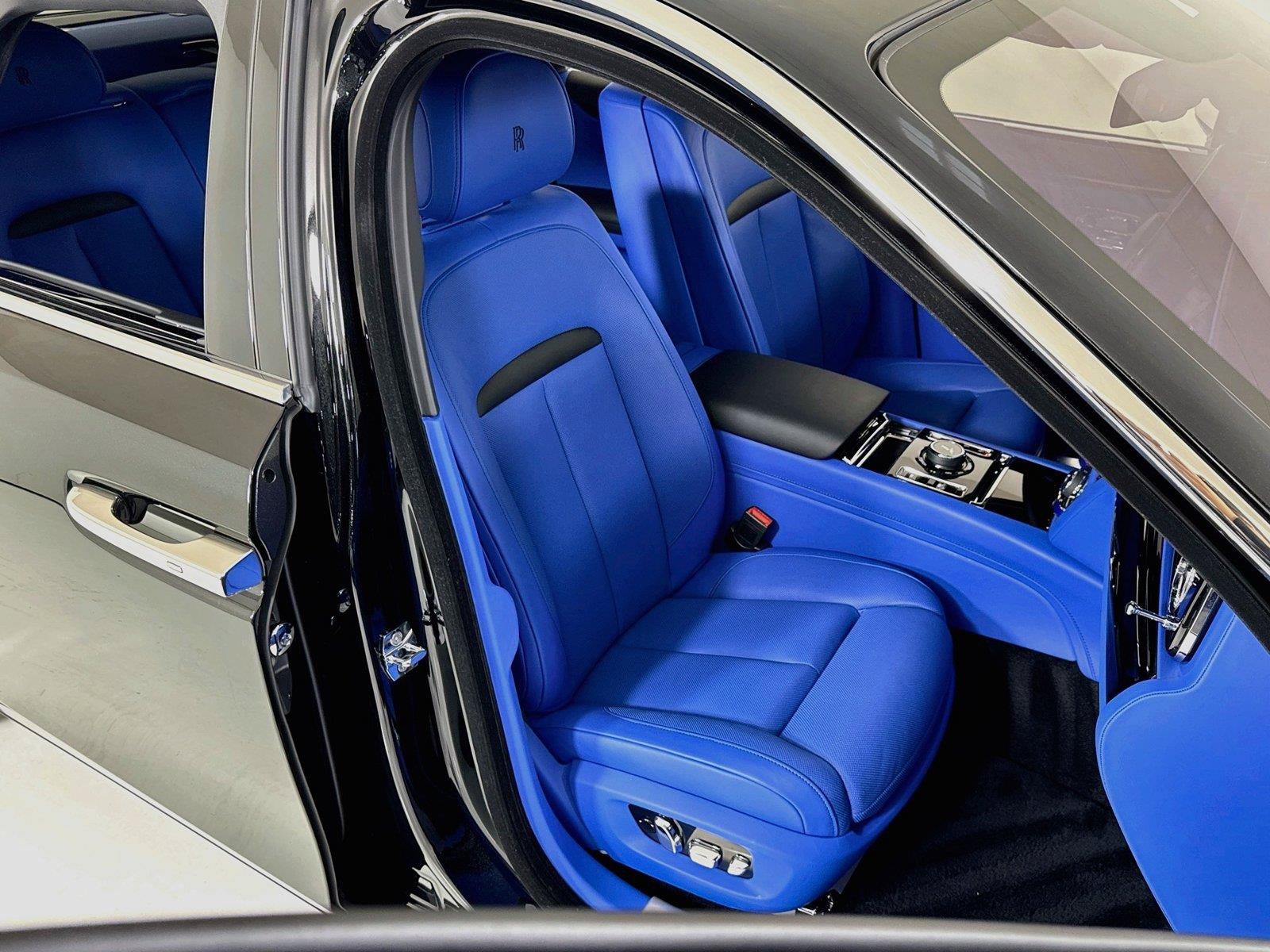 Used 2025 Rolls-Royce Ghost AWD/4WD image 33