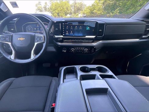 Used 2024 Chevrolet Silverado 1500 LT AWD/4WD image 16