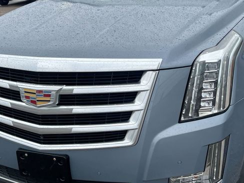 Used 2015 Cadillac Escalade Luxury AWD/4WD image 11