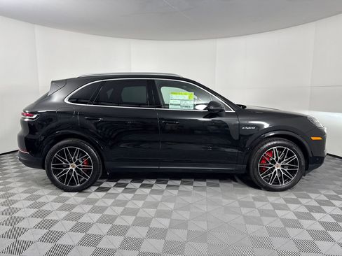 Used 2026 Porsche Cayenne S AWD/4WD image 8