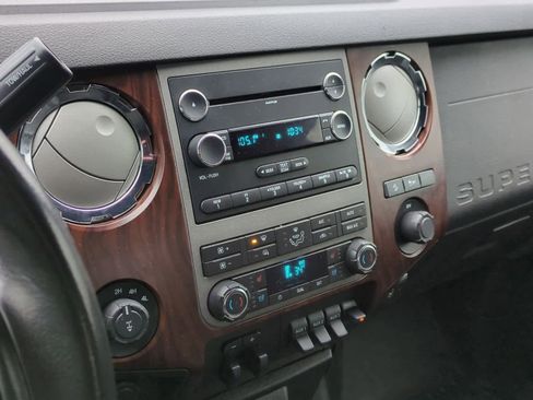 Used 2011 Ford F350 Lariat w/ Lariat Interior Pkg image 26