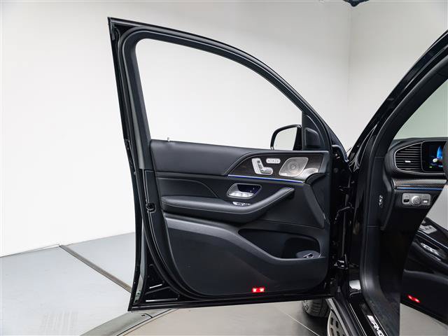 Used 2025 Mercedes-Benz GLS 63 AMG 4MATIC image 26