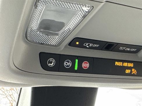 Used 2023 Chevrolet Equinox LT image 35