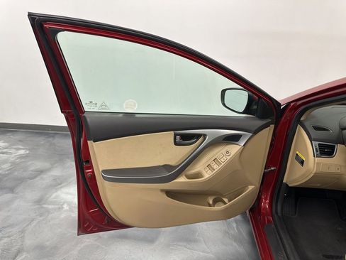 Used 2011 Hyundai Elantra GLS w/ Preferred Equipment Pkg 3 FWD image 11