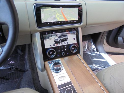 Used 2019 Land Rover Range Rover HSE image 15