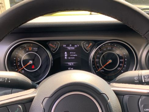 New 2023 Jeep Gladiator Sport image 16