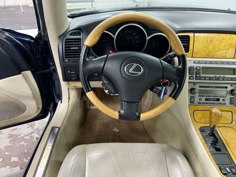 Used 2002 Lexus SC 430 Convertible image 11
