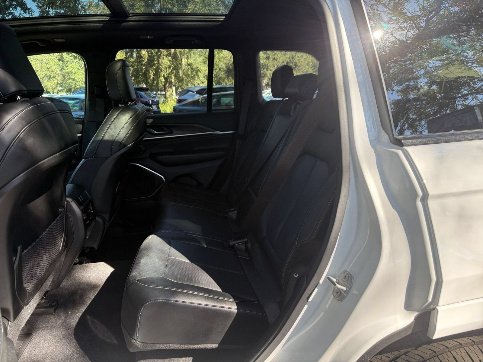 Used 2026 Jeep Grand Cherokee Limited AWD/4WD image 38