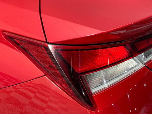 Used 2023 Hyundai Elantra SE FWD image 34