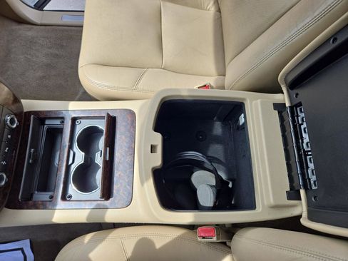 Used 2011 GMC Yukon XL Denali AWD/4WD image 27