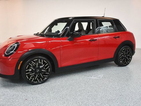 Used 2025 MINI Cooper S FWD image 3