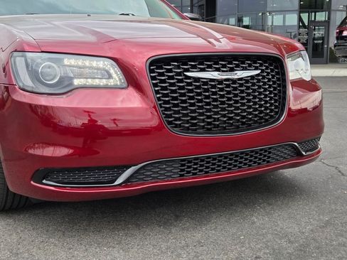 Used 2019 Chrysler 300 Touring w/ Sport Appearance Package RWD image 8