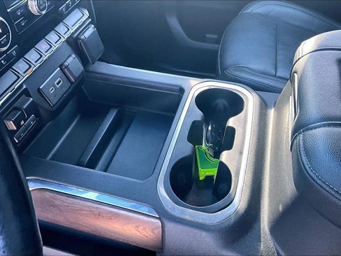 Used 2019 GMC Sierra 1500 SLT w/ SLT Premium Package image 17