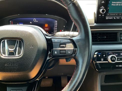 Used 2025 Honda Pilot Black Edition image 49