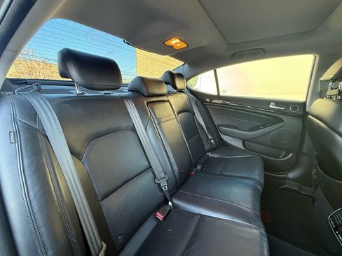 Used 2014 Kia Cadenza Premium w/ Technology Package image 17