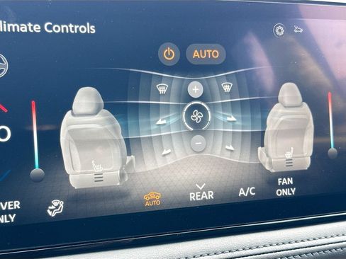 Used 2024 Nissan Ariya AWD image 21
