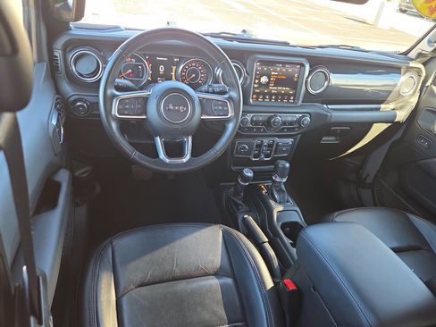 Used 2023 Jeep Wrangler Unlimited Sahara image 7