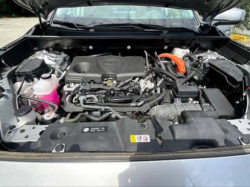 Used 2022 Toyota RAV4 XLE AWD/4WD image 32