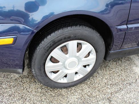 Used 2001 Volkswagen Cabrio GL image 10