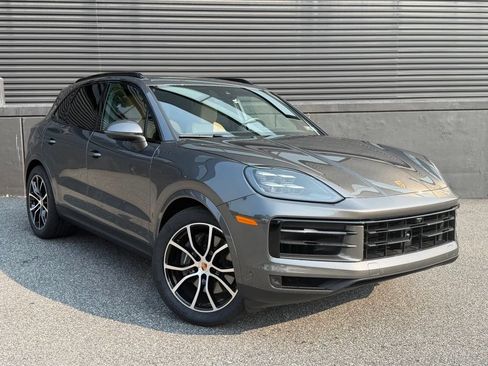 Certified 2026 Porsche Cayenne AWD/4WD image 11