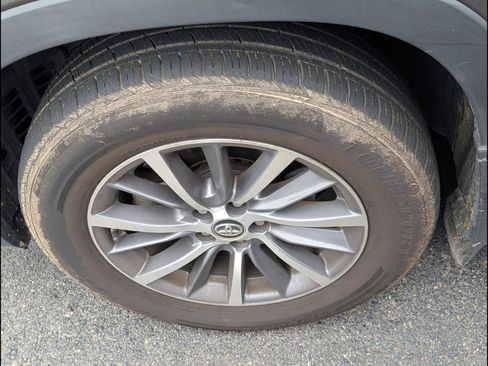 Used 2019 Toyota Highlander XLE AWD/4WD image 8