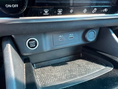 Used 2023 Nissan Rogue SV AWD/4WD image 13