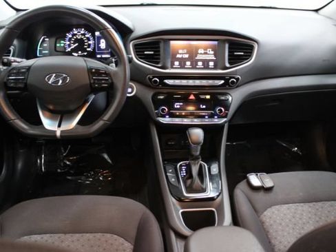 Used 2018 Hyundai Ioniq Plug-In Hybrid FWD image 2